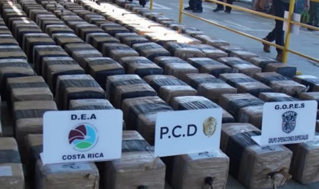 Golpe histórico al narcotráfico: Costa Rica intercepta semisumergible con tres toneladas de cocaína en el Pacífico