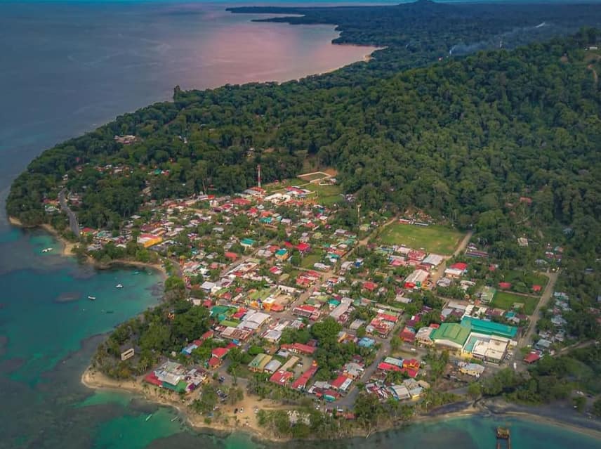 Proyecto Profe Comunitario en Limón: el MEP fortalece la alfabetización de adultos como política de desarrollo territorial e inclusión social